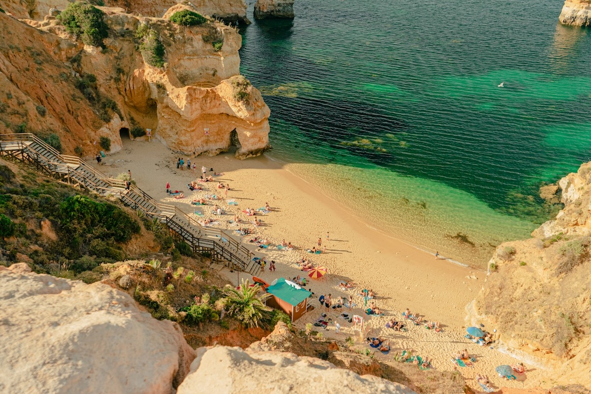 3algarve-spiaggia-lagos-foto-di-cassia-tofano-unsplash