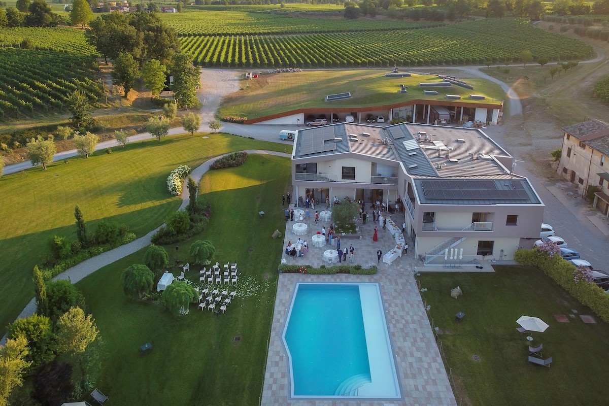 Cobue wine resort
