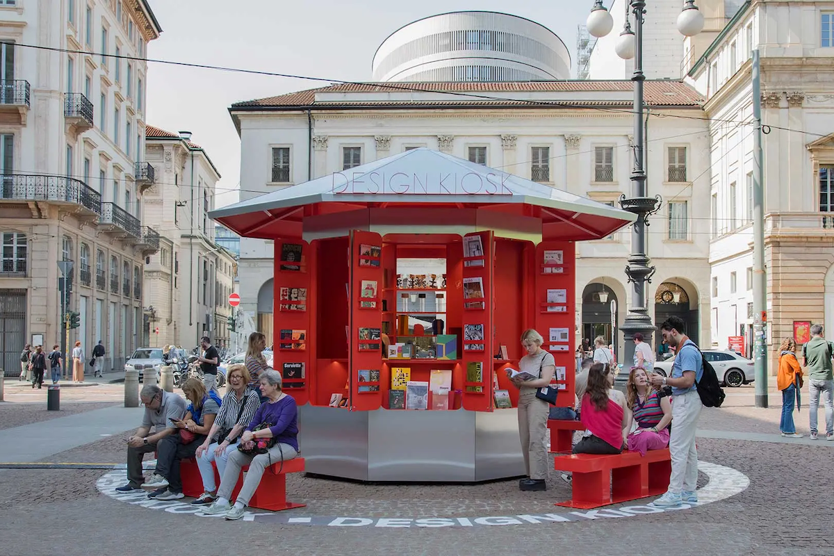 Design Kiosk, Piazza della Scala, foto Alessandro Mitola
