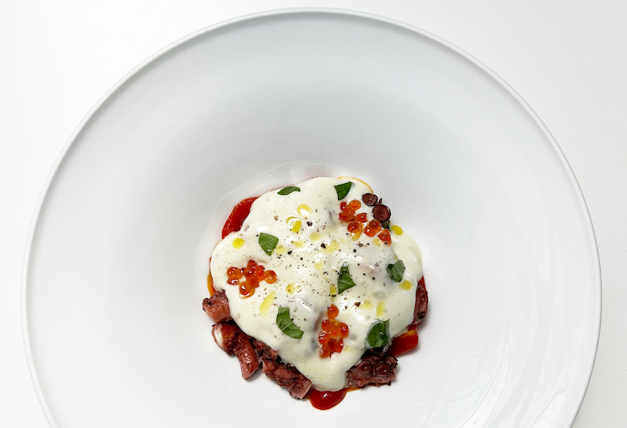 Polpo alla Mediterranea pomodorini, capperi, olive taggiasche e basilico