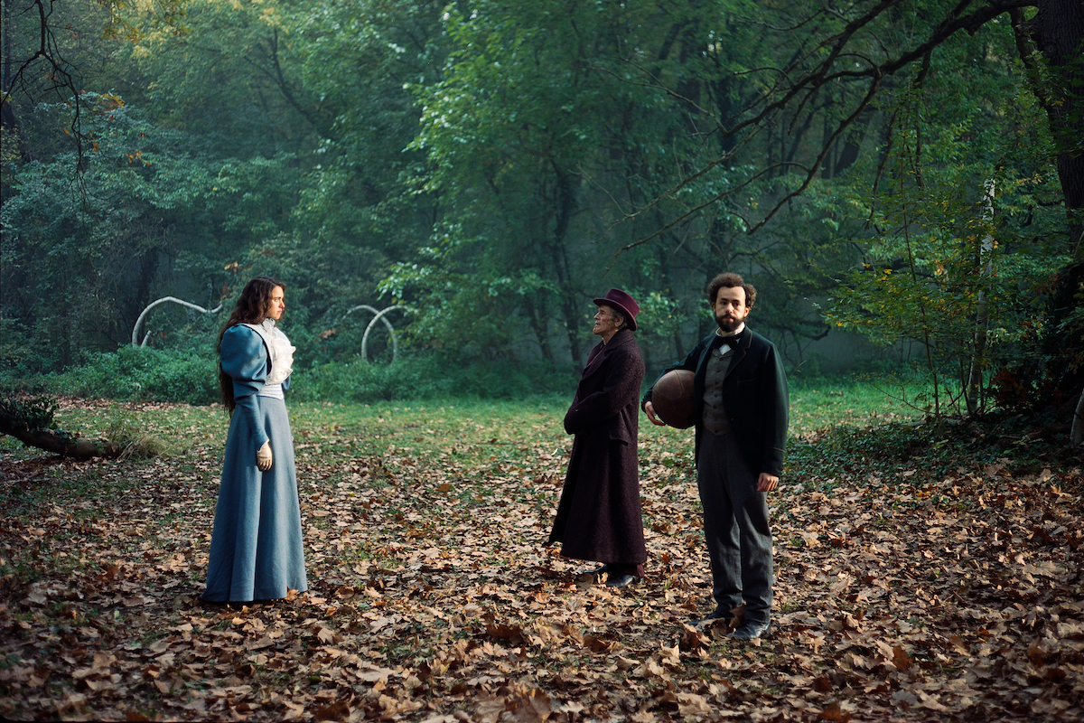 Poor Things, Margaret Qualley, Willem Dafoe e Ramy Youssef