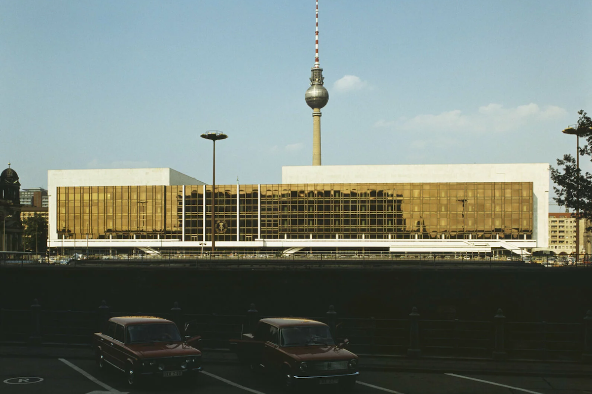 mostra berlino Blown Away the Palace of the Republic