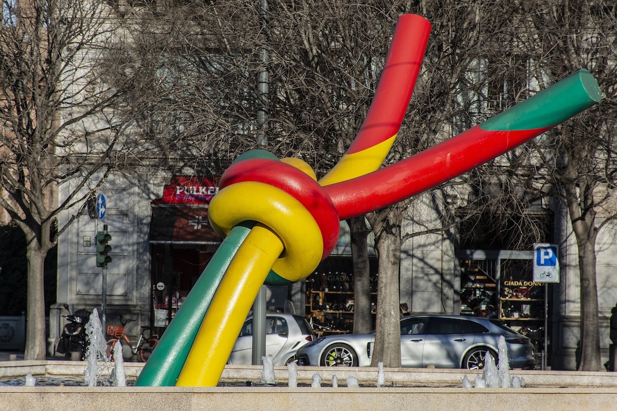 statue famose milano, Ago, filo, nodo Cadorna