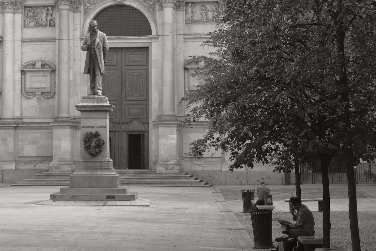 statue famose milano, alessandro manzoni, foto di pierino forno via flickr